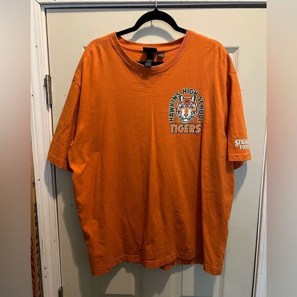 H&M x STRANGER THINGS Netflix ORANGE T-SHIRT Hawkins High School Tigers - Picture 1 of 7